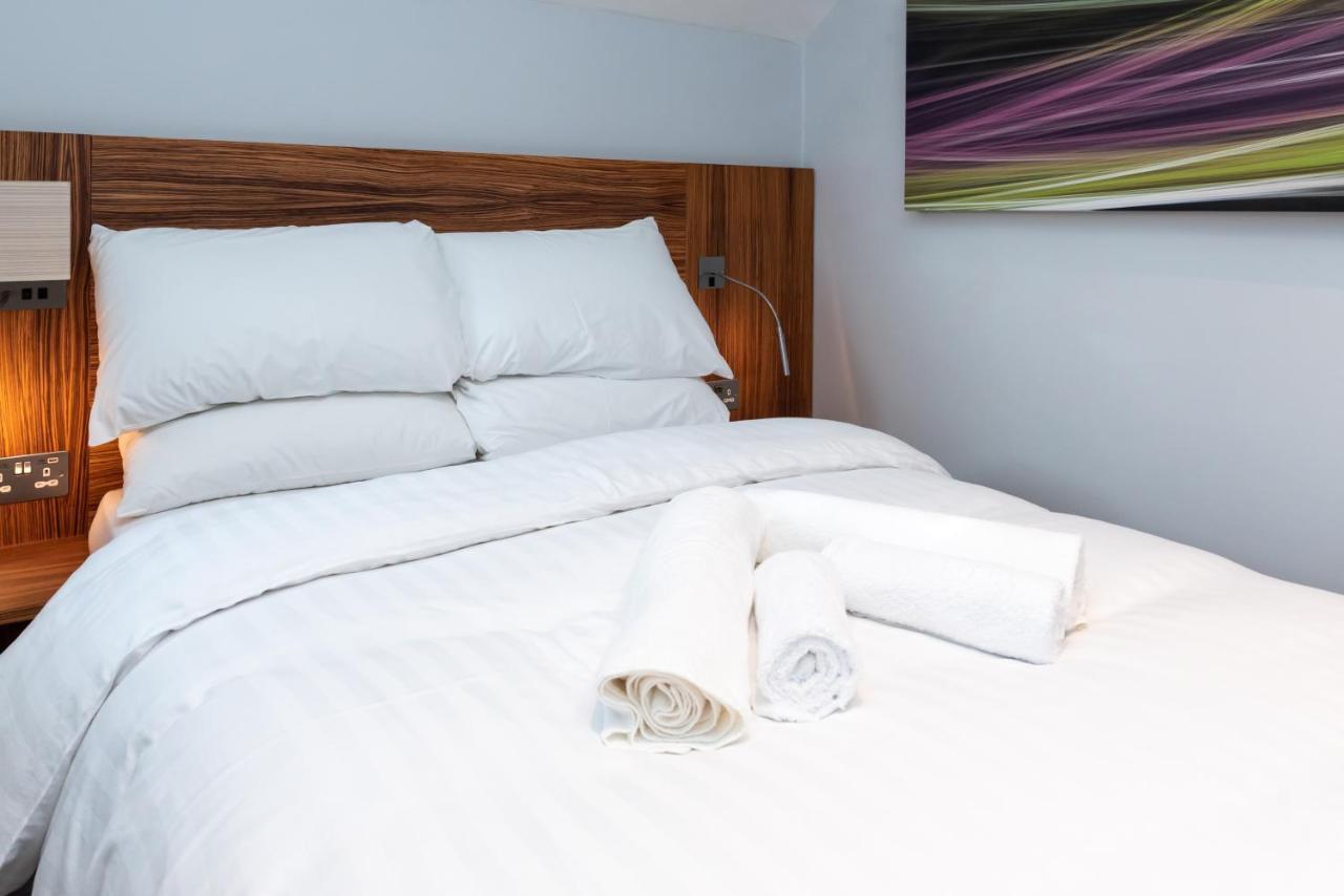 Uno Hotel Heathrow Windsor Slough Exterior foto